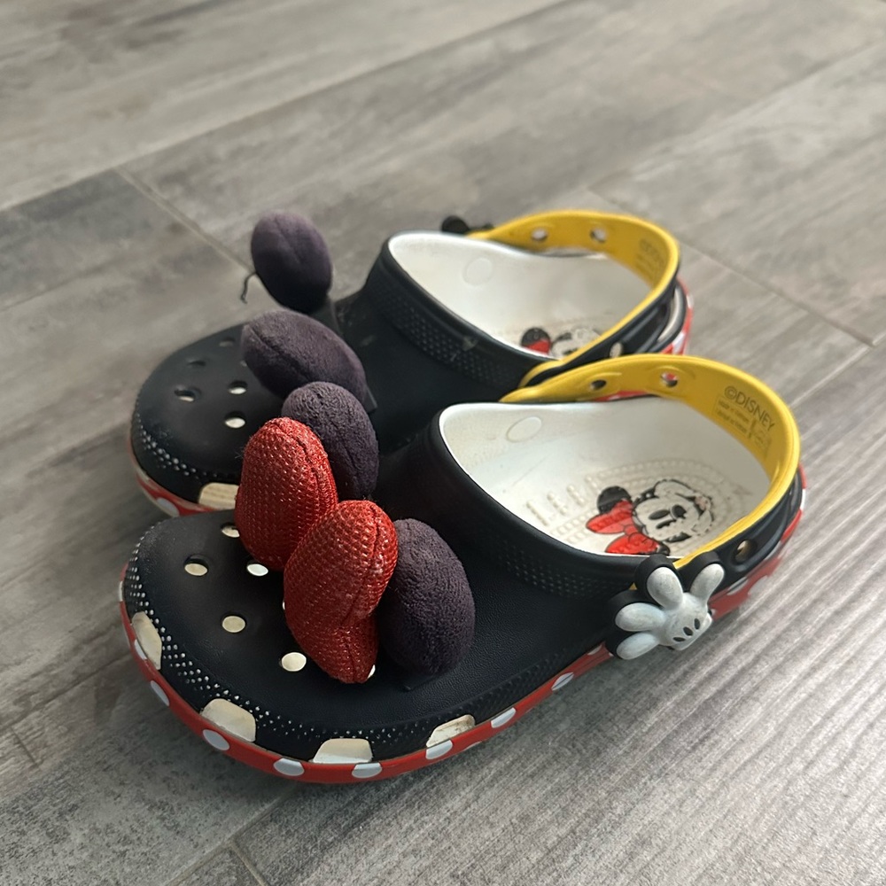 Disney Parks Minnie Crocs Size J2